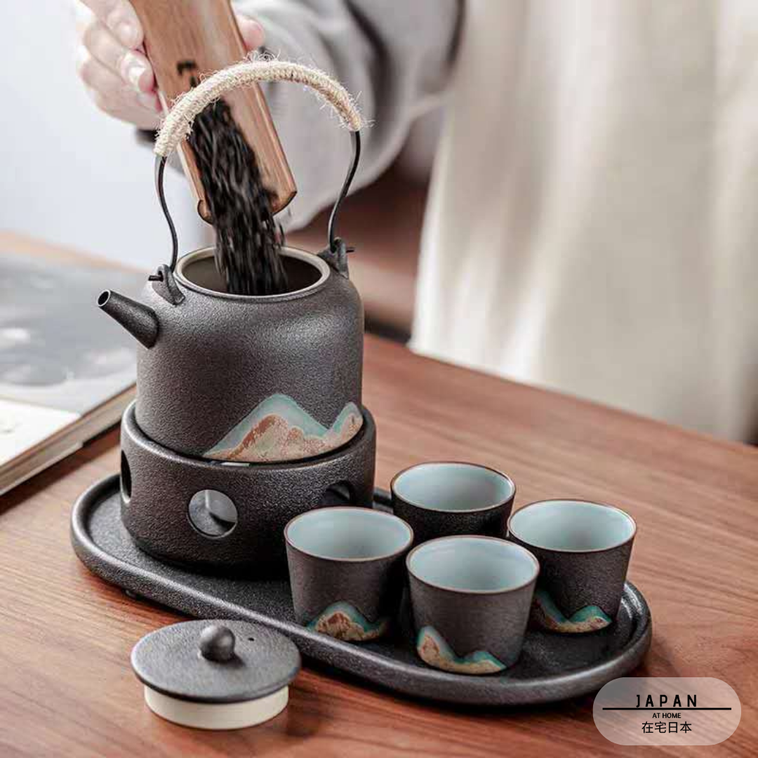 Japanese teapot with "Mountain" stove