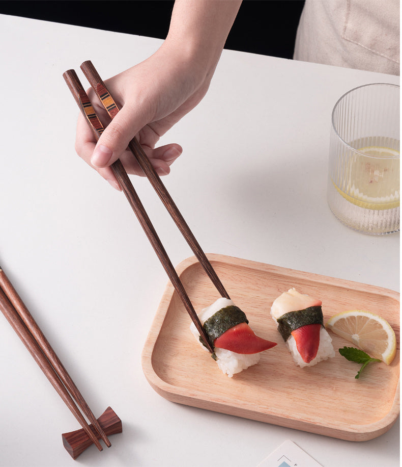 Set of solid wooden Japanese chopsticks "Nagomi"