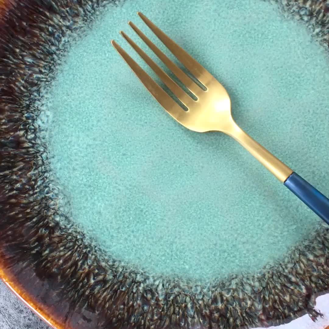 Japanese ceramic plate "Himi"