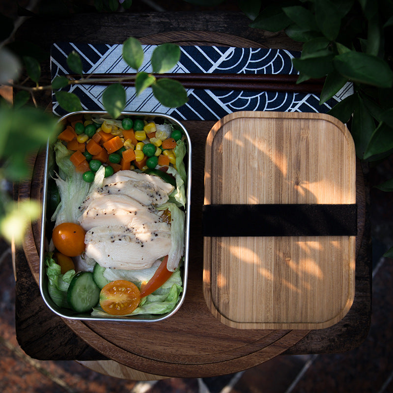 Japanese bento box made of stainless steel and natural bamboo