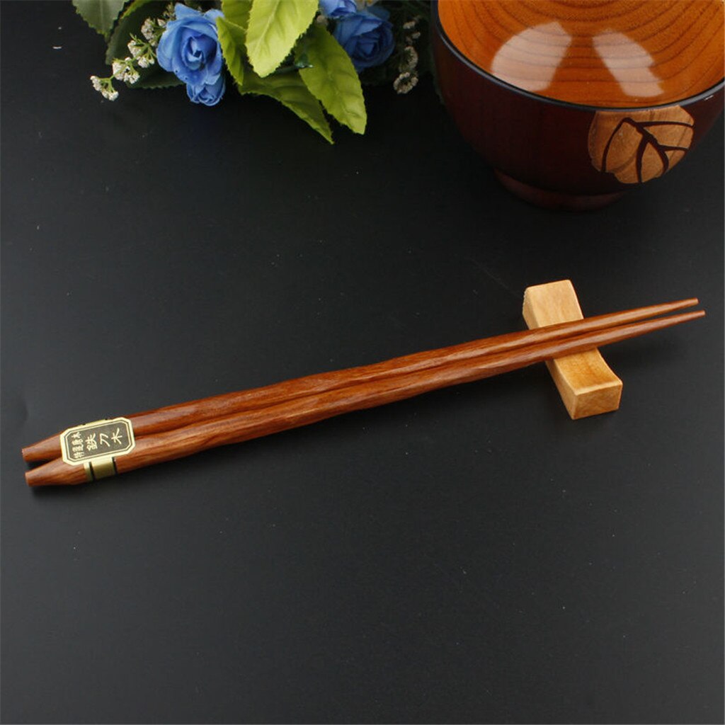 Box of 5 chopsticks from the “Kitakyushu” collection with natural wood pattern