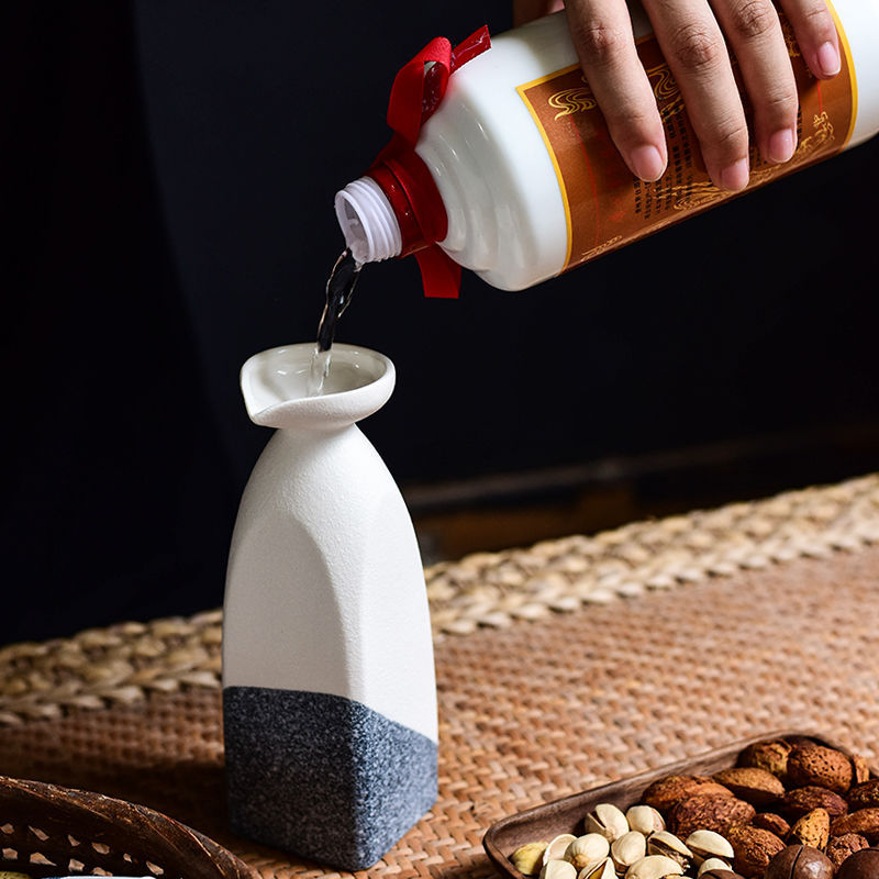 "Iwao" Ceramic Sake Set